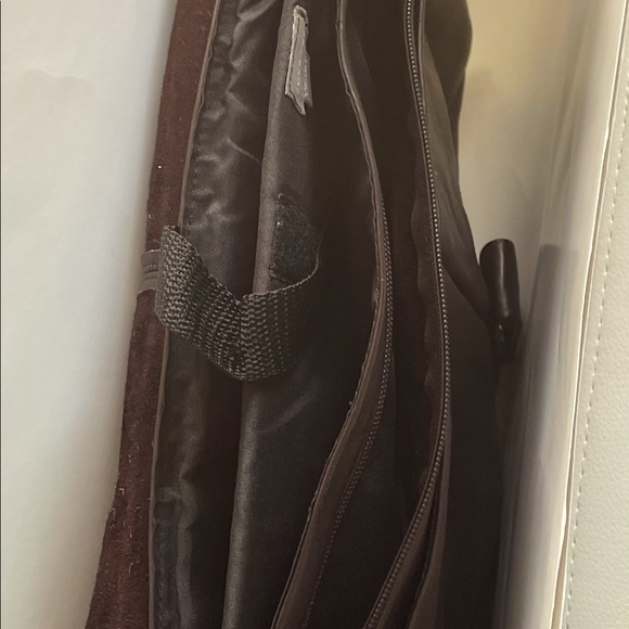 Excellent condition- real Leather laptop/case bag - Picture 8 of 12